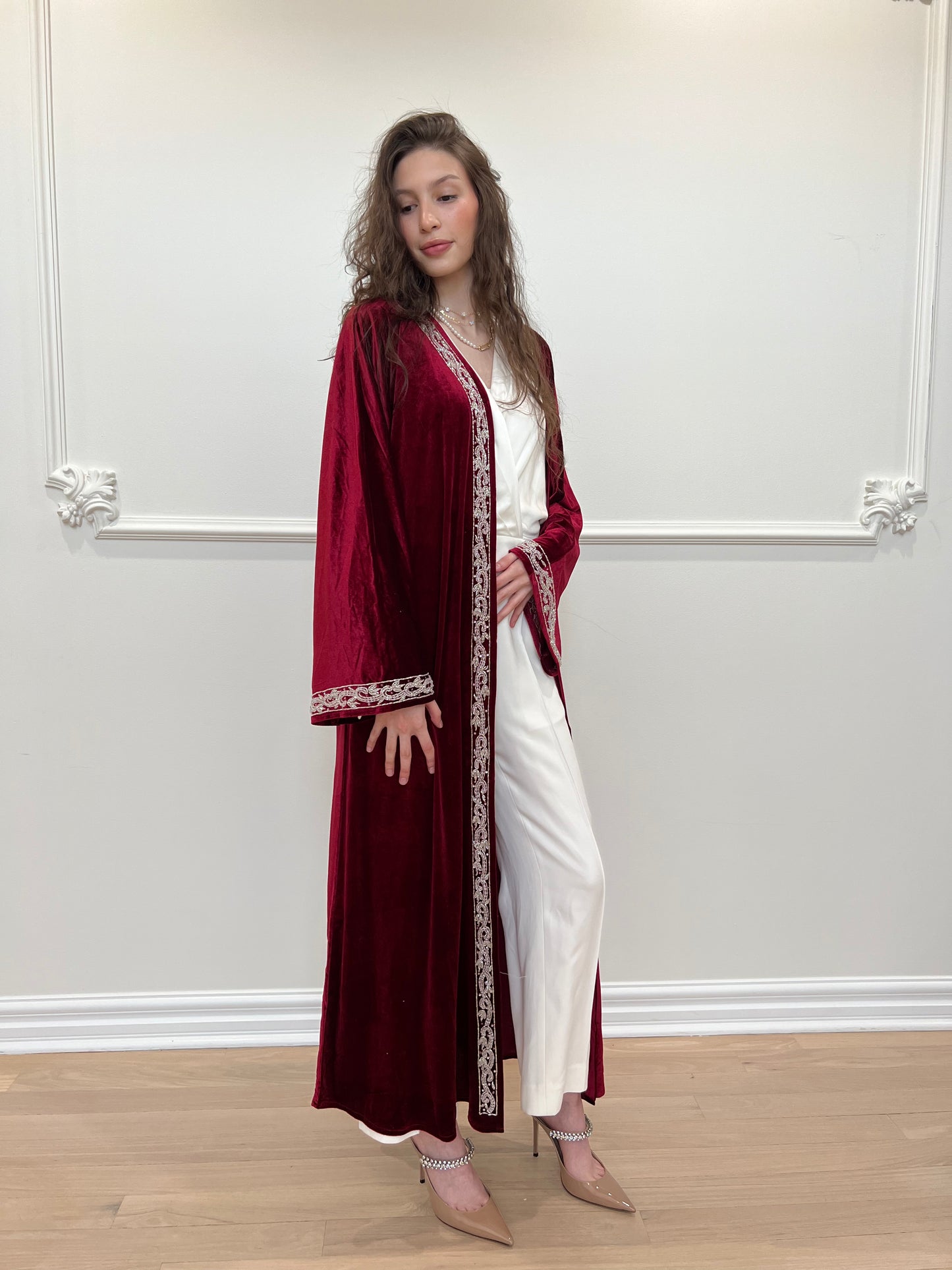 Noor Magenta Velvet Abaya
